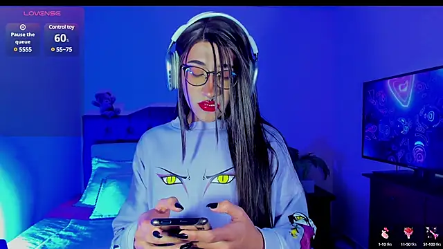 Snapshot of Lararose01 chatting on December 12, 6:14 am Lararose01 online show from December 12, 6:14 am