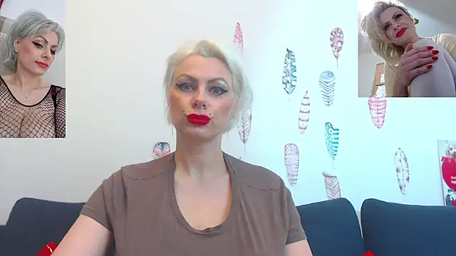 Snapshot of ForeverBarbie_ chatting on June 11, 2:11 am ForeverBarbie online show from June 11, 2:11 am