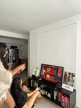 Annie-Hank online show from December 11, 9:34 pm