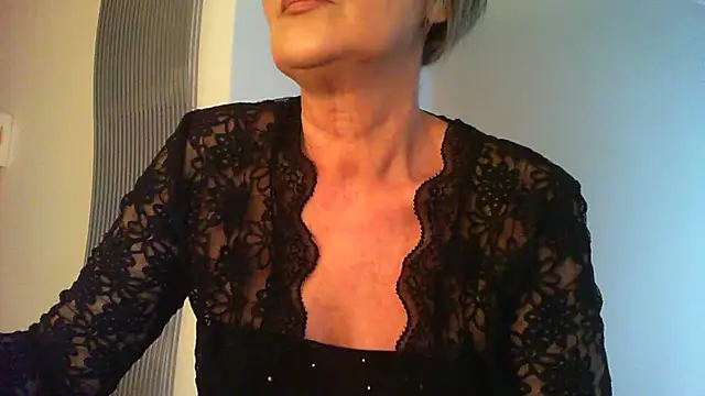 Snapshot of __Angel78__ chatting on November 9, 1:26 pm Angel78 online show from November 9, 1:26 pm