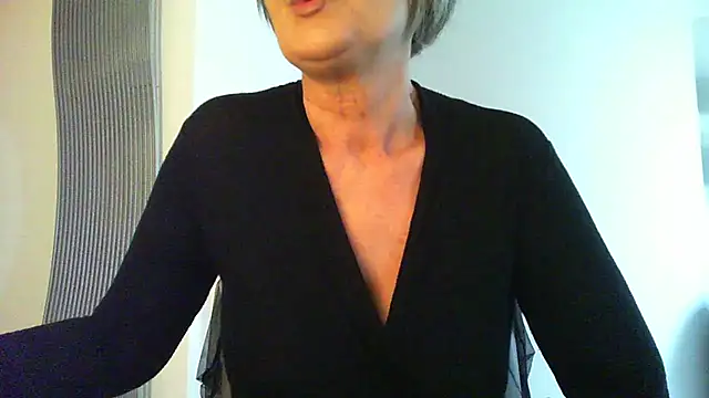 Snapshot of __Angel78__ chatting on October 12, 9:10 am Angel78 online show from October 12, 9:10 am