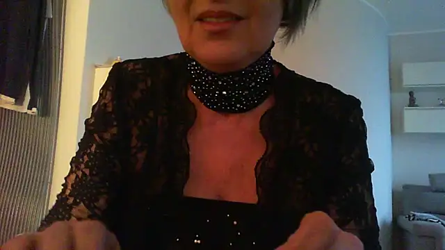 Snapshot of __Angel78__ chatting on October 30, 12:25 pm Angel78 online show from October 30, 12:25 pm