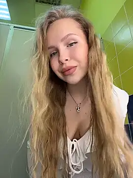 mur girl online show from March 12, 12:53 pm