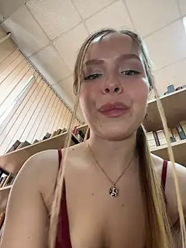 Snapshot of mur_girl chatting on May 9, 12:52 pm mur girl online show from May 9, 12:52 pm