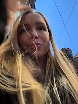 mur girl online show from December 4, 1:21 pm