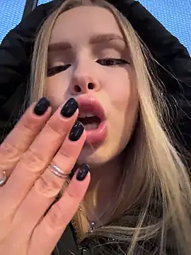 mur girl online show from November 27, 1:22 pm