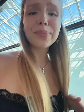 mur girl online show from August 6, 12:33 pm