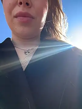 mur girl online show from April 20, 1:45 pm