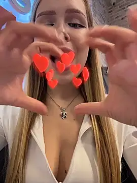 mur girl online show from October 26, 1:00 pm