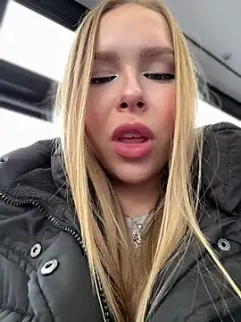 Snapshot of mur_girl chatting on February 8, 9:35 am mur girl online show from February 8, 9:35 am