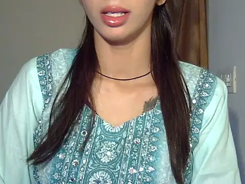 MAAYRA 09 online show from January 11, 5:03 am