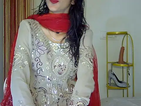Snapshot of MAAYRA_09 chatting on October 16, 10:01 am MAAYRA 09 online show from October 16, 10:01 am
