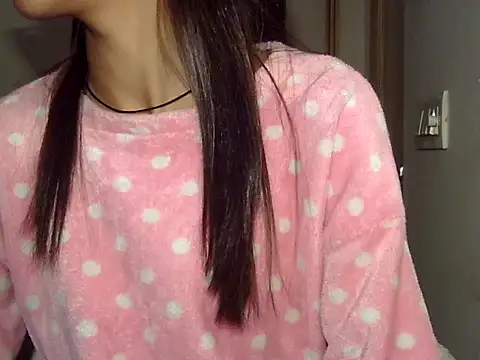 MAAYRA 09 online show from December 14, 12:06 am