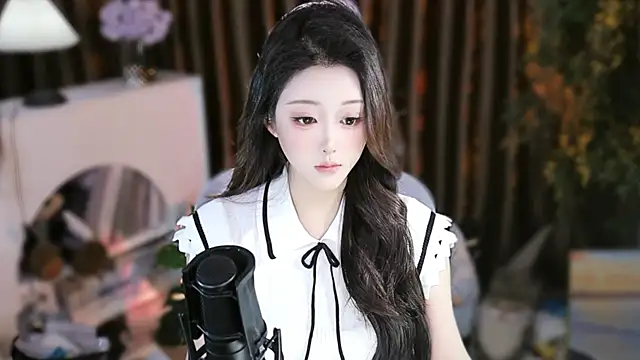 Arwyn-rr online show from November 10, 9:14 am