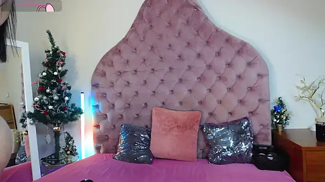 Erikka   online show from January 6, 1:37 pm