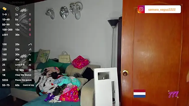 Snapshot of samara_veguz222 chatting on May 4, 3:32 am samara veguz222 online show from May 4, 3:32 am