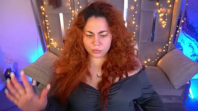 Kittywakee online show from April 9, 8:48 pm