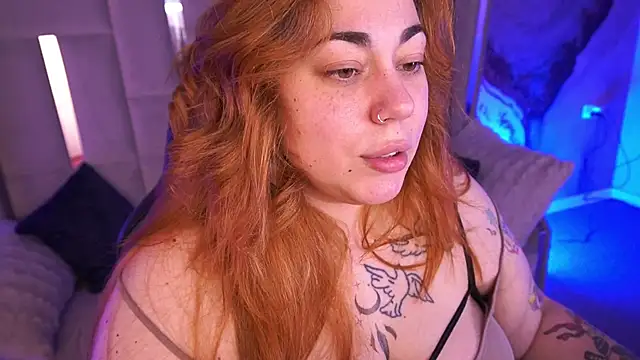 Snapshot of Kittywakee chatting on December 14, 10:48 pm Kittywakee online show from December 14, 10:48 pm