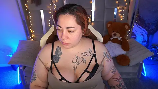 Kittywakee online show from March 25, 9:35 pm