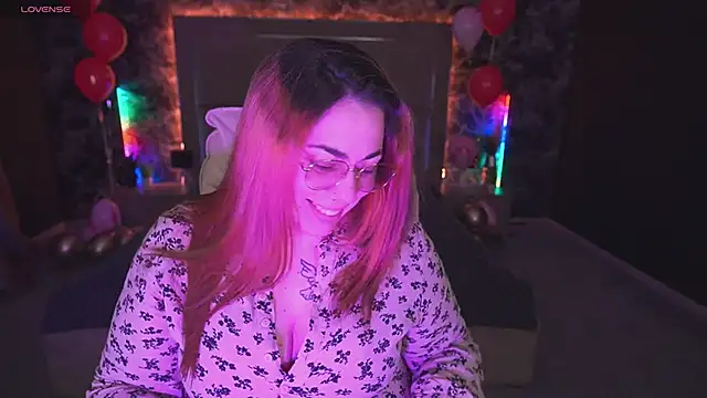 Kittywakee online show from February 15, 9:06 pm