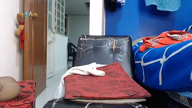 Snapshot of ethasteban27 chatting on February 24, 10:27 am ethasteban27 online show from February 24, 10:27 am