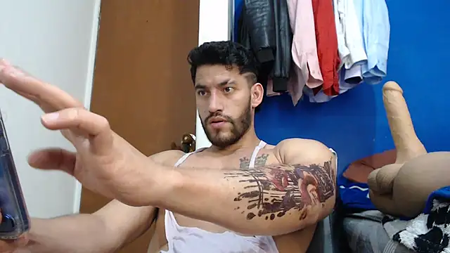 Snapshot of ethasteban27 chatting on February 16, 10:51 pm ethasteban27 online show from February 16, 10:51 pm