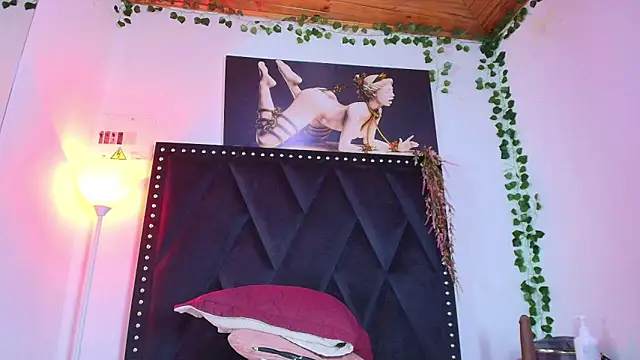 Naia x online show from February 24, 9:26 pm