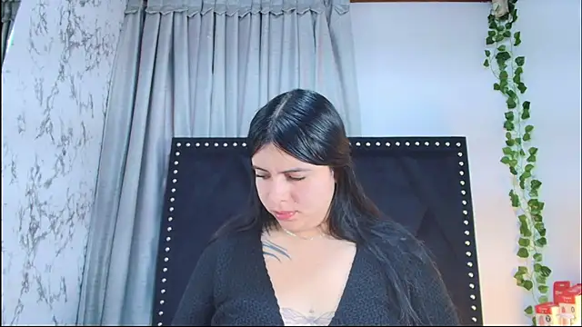 Snapshot of Naia_x chatting on May 9, 1:25 pm Naia x online show from May 9, 1:25 pm