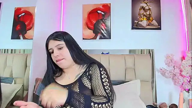 Naia x online show from April 13, 6:23 pm