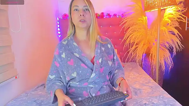  sexybunny  online show from May 5, 6:16 am