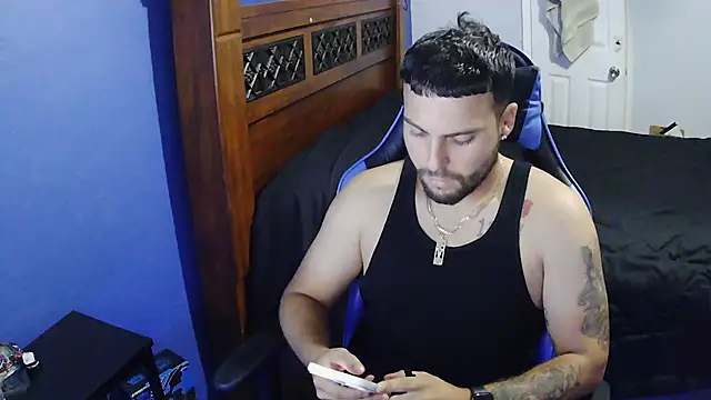 Snapshot of MasterKvn chatting on October 30, 6:23 am MasterKvn online show from October 30, 6:23 am