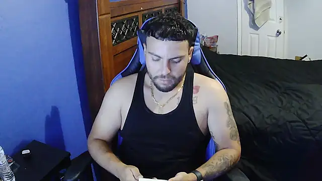 Snapshot of MasterKvn chatting on October 29, 8:13 am MasterKvn online show from October 29, 8:13 am