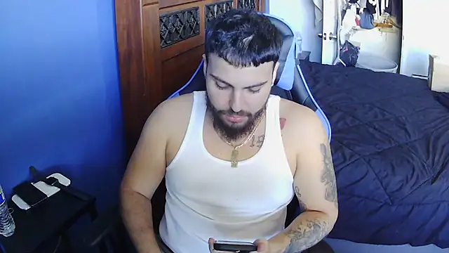 Snapshot of MasterKvn chatting on March 19, 7:27 pm MasterKvn online show from March 19, 7:27 pm