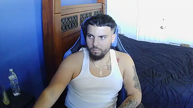 Snapshot of MasterKvn chatting on February 26, 9:20 pm MasterKvn online show from February 26, 9:20 pm