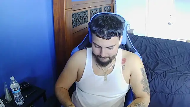 Snapshot of MasterKvn chatting on February 21, 4:16 pm MasterKvn online show from February 21, 4:16 pm