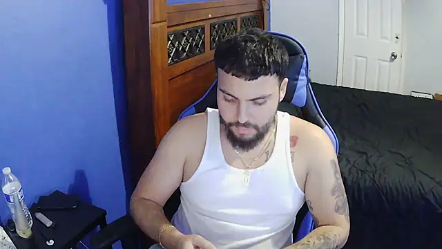 Snapshot of MasterKvn chatting on February 22, 2:17 am MasterKvn online show from February 22, 2:17 am