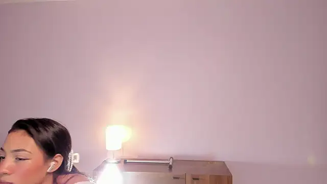 Snapshot of lupeebony chatting on June 17, 7:46 pm lupeebony online show from June 17, 7:46 pm