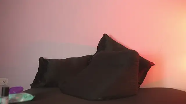 lupeebony online show from March 26, 7:23 pm