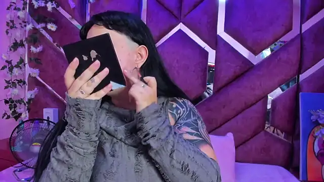 Victoria Rossy online show from February 5, 8:04 pm