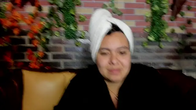 lunula angels online show from December 30, 9:19 pm