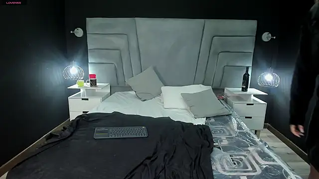 lunula angels online show from December 29, 9:17 am