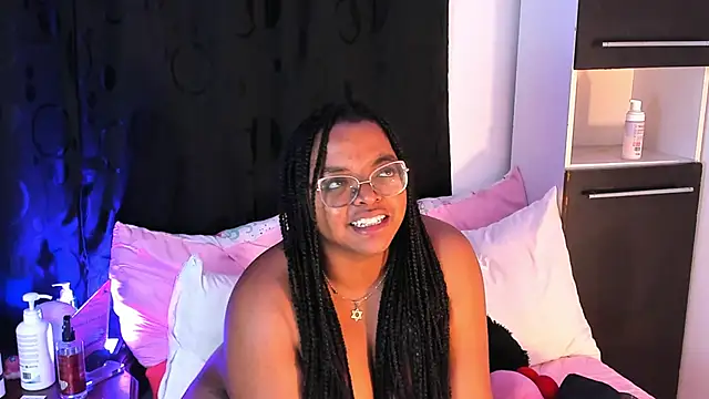 Snapshot of conielaurenth chatting on September 25, 6:19 am conielaurenth online show from September 25, 6:19 am