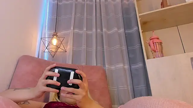 Snapshot of Nyx__Blackwood chatting on February 15, 7:51 am Nyx Blackwood online show from February 15, 7:51 am