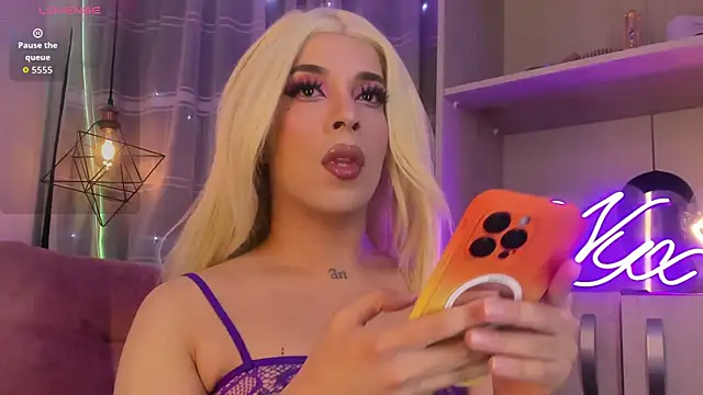 Snapshot of Nyx__Blackwood chatting on February 28, 3:39 am Nyx Blackwood online show from February 28, 3:39 am