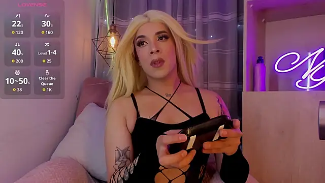 Snapshot of Nyx__Blackwood chatting on February 25, 10:20 pm Nyx Blackwood online show from February 25, 10:20 pm