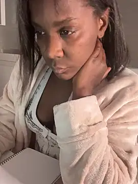 Snapshot of Delgada_culona chatting on December 22, 7:21 pm Delgada culona online show from December 22, 7:21 pm