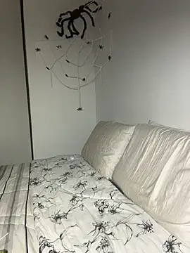 AgnesCampp online show from October 28, 7:46 pm