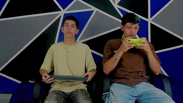 migueyalejo teens online show from March 13, 4:16 am