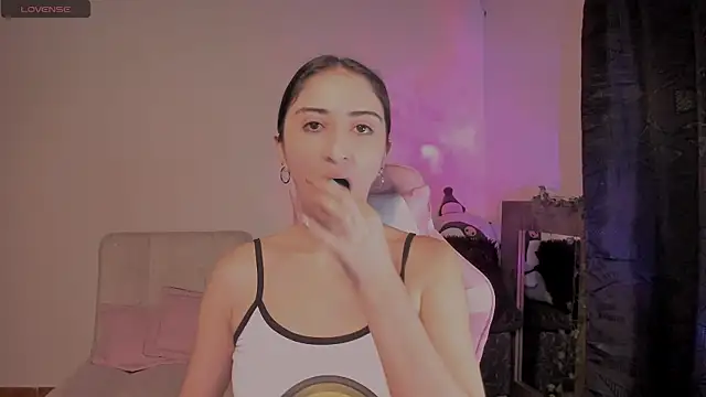 gabyye capprins online show from April 13, 1:20 am