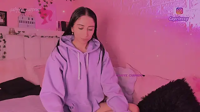 gabyye capprins online show from March 1, 12:32 am